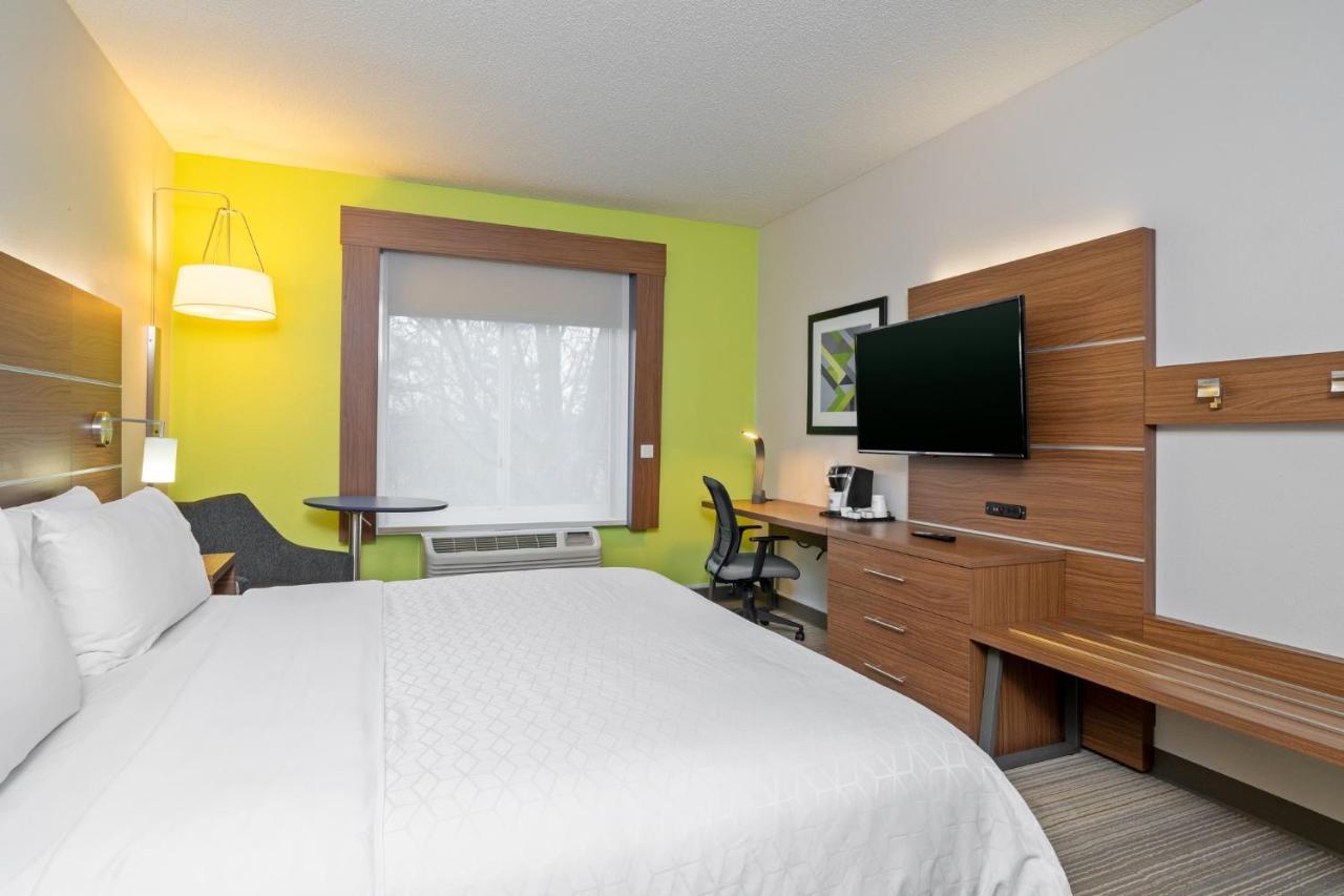 Holiday Inn Express Hotel & Suites Woodbridge By Ihg Εξωτερικό φωτογραφία
